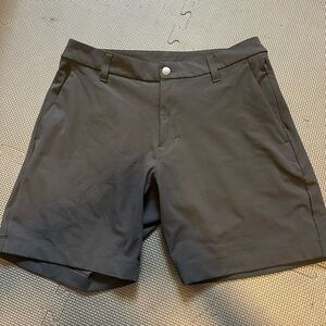 Lululemon Commission Shorts in Obsidian 7”